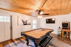 Peaceful Mt Juliet Cabin w/ Hot Tub & Fire Pit