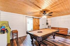 Peaceful Mt Juliet Cabin w/ Hot Tub & Fire Pit