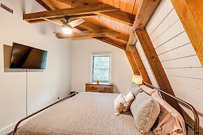Peaceful Mt Juliet Cabin w/ Hot Tub & Fire Pit