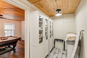 Peaceful Mt Juliet Cabin w/ Hot Tub & Fire Pit