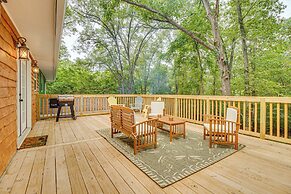 Cotter Home w/ Deck ~ 1 Mi to Big Spring Park!