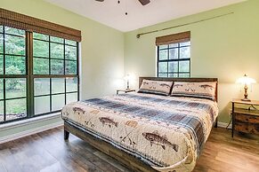 Cotter Home w/ Deck ~ 1 Mi to Big Spring Park!
