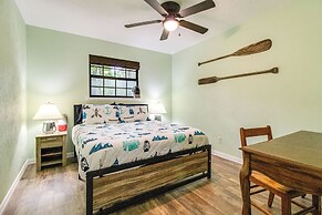 Cotter Home w/ Deck ~ 1 Mi to Big Spring Park!