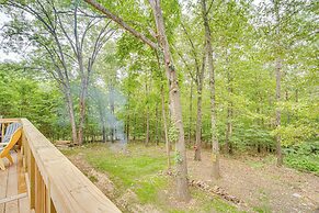 Cotter Home w/ Deck ~ 1 Mi to Big Spring Park!