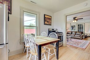 Cozy Elkhart Lake Apartment: Walk to Town & Dining