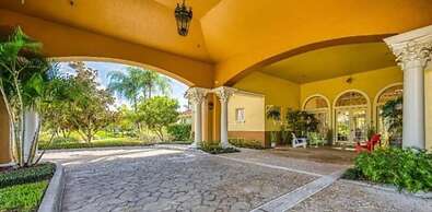 Minutes From Disney Private Pool 4 Bedroom Home by RedAwning