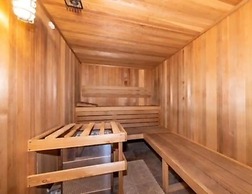 Minutes From Disney Private Pool 4 Bedroom Home by RedAwning