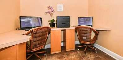 Minutes From Disney Private Pool 4 Bedroom Home by RedAwning