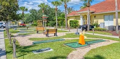 Minutes From Disney Private Pool 4 Bedroom Home by RedAwning