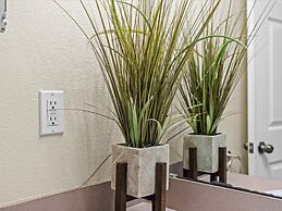 Minutes From Disney Private Pool 4 Bedroom Home by RedAwning