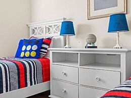 Minutes From Disney Private Pool 4 Bedroom Home by RedAwning