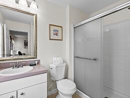 Minutes From Disney Private Pool 4 Bedroom Home by RedAwning