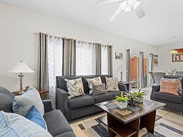 Minutes From Disney Private Pool 4 Bedroom Home by RedAwning