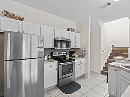 Minutes From Disney Private Pool 4 Bedroom Home by RedAwning