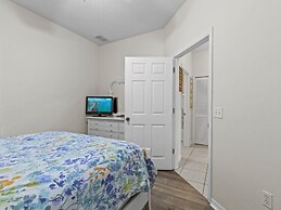 Minutes From Disney Private Pool 4 Bedroom Home by RedAwning