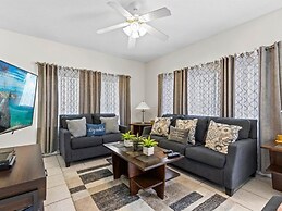 Minutes From Disney Private Pool 4 Bedroom Home by RedAwning