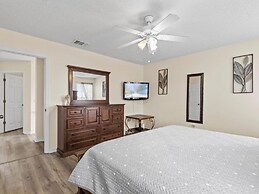 Minutes From Disney Private Pool 4 Bedroom Home by RedAwning