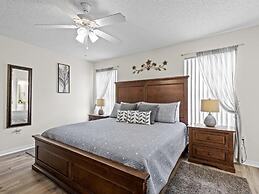 Minutes From Disney Private Pool 4 Bedroom Home by RedAwning