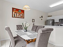 Minutes From Disney Private Pool 4 Bedroom Home by RedAwning