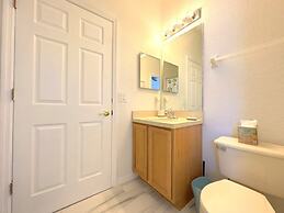 Luxury Home 4 Bd Minutes From Disney 4 Bedroom Townhouse
