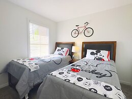 Luxury Home 4 Bd Minutes From Disney 4 Bedroom Townhouse