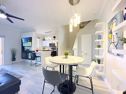 Luxury Home 4 Bd Minutes From Disney 4 Bedroom Townhouse