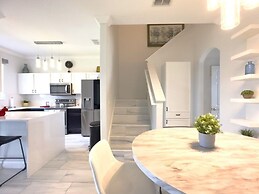 Luxury Home 4 Bd Minutes From Disney 4 Bedroom Townhouse