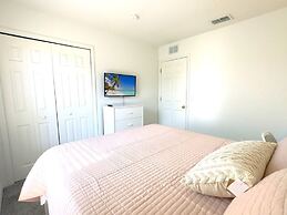 Luxury Home 4 Bd Minutes From Disney 4 Bedroom Townhouse