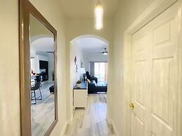 Luxury Home 4 Bd Minutes From Disney 4 Bedroom Townhouse