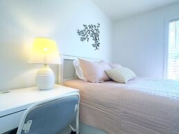 Luxury Home 4 Bd Minutes From Disney 4 Bedroom Townhouse