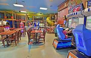 Luxury Home 4 Bd Minutes From Disney 4 Bedroom Townhouse