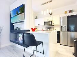 Luxury Home 4 Bd Minutes From Disney 4 Bedroom Townhouse