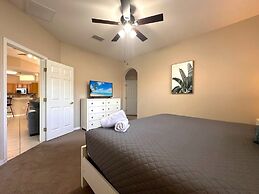 Amazing Villa 4bd W/ Pool In A Gated Comm. 4 Bedroom Villa