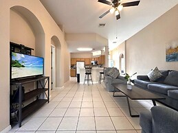 Amazing Villa 4bd W/ Pool In A Gated Comm. 4 Bedroom Villa