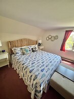 Daybreak Limit 8 3 Bedroom Villa by RedAwning