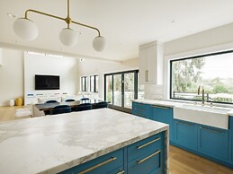 Modern Luxury Retreat 4 Bedroom Home by RedAwning