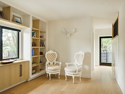 Modern Luxury Retreat 4 Bedroom Home by RedAwning
