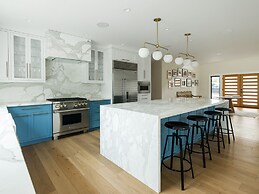 Modern Luxury Retreat 4 Bedroom Home by RedAwning