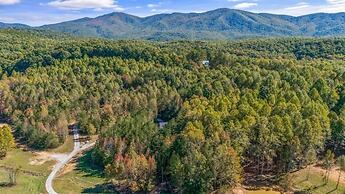 Ruby's Retreat - 2 Bedrooms, 1.5 Baths, Sleeps 8 by RedAwning