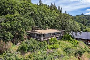 Inventor's Cottage 30 Night Minimum 3 Bedroom Home by RedAwning