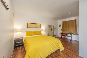 Inventor's Cottage 30 Night Minimum 3 Bedroom Home by RedAwning