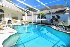 Family Fun Vacation Home 4 Bedroom Villa by RedAwning