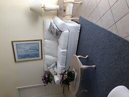 Family Fun Vacation Home 4 Bedroom Villa by RedAwning