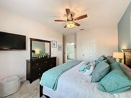 Summer Dreams 3 Bed Condo In Windsor Hills 3 Bedroom Condo by RedAwnin