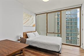 Sky Ala Moana 3509 3 Bedroom Condo by RedAwning