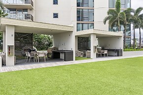 Sky Ala Moana 3509 3 Bedroom Condo by RedAwning
