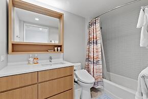 Sky Ala Moana 3509 3 Bedroom Condo by RedAwning