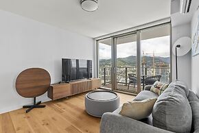 Sky Ala Moana 3509 3 Bedroom Condo by RedAwning