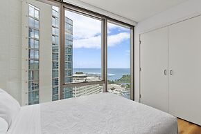 Sky Ala Moana 3509 3 Bedroom Condo by RedAwning