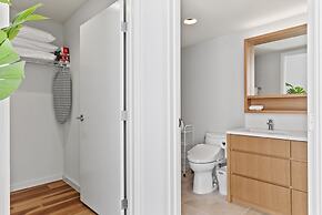 Sky Ala Moana 3509 3 Bedroom Condo by RedAwning